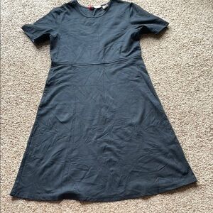 LLBean ‘traveler” Classic Black Short Sleeve Dress size S tall